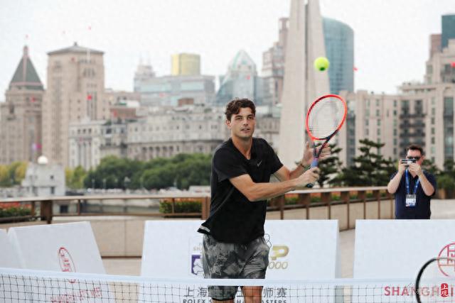 显得差距明 显得差距明