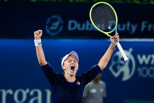 尤其是她曾 尤其是她曾