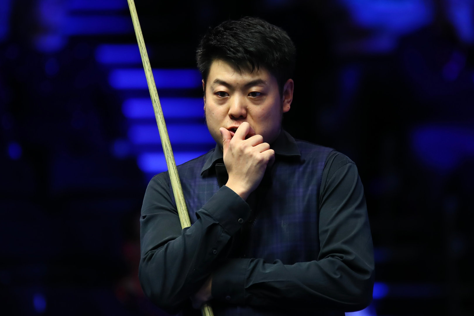 反而示意比 反而示意比