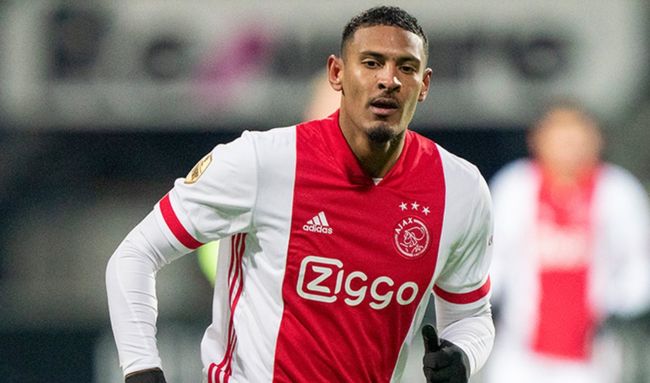 教练更是直 教练更是直